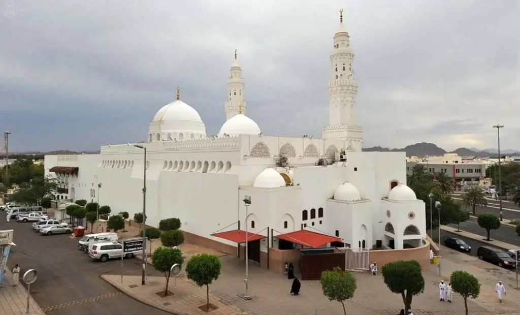 Architecture and Reconstruction of Masjid al-Qiblatain