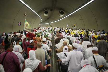 Pilgrims walking to the Jamarat