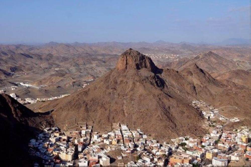 Location and Physical Description of Jabal al Noor