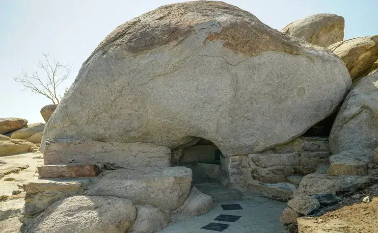 What Is Jabal Thawr and Why It Matters in Islamic History