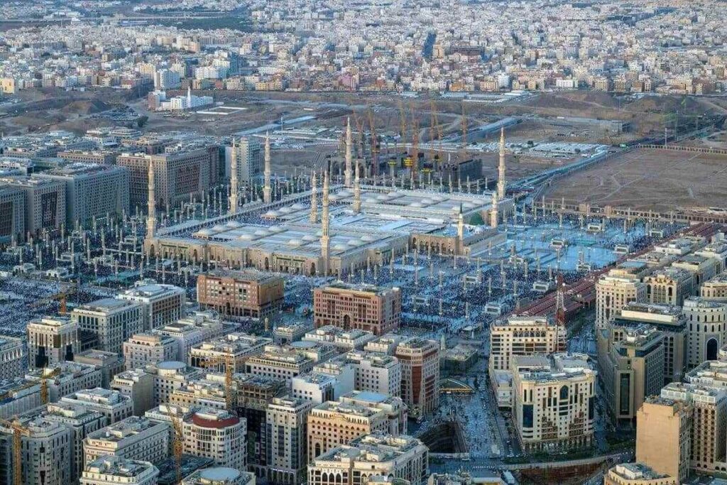 Al-Masjid an-Nabawi - The Heart of Madinah